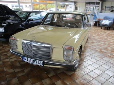 Gebraucht Mercedes 230 1974 Gelb Limousine