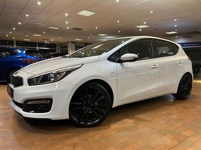 Gebraucht Kia Ceed 99 PS (72 kW) 2016 Weiß Kleinwagen