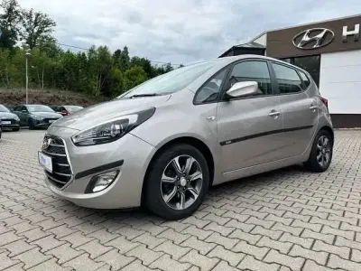 Gebraucht Hyundai ix20 Trend 90 PS (66 kW) 2016 White sand / met Kleinwagen