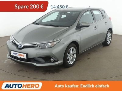 Grau Gebraucht 2016 Toyota Auris Hybrid Edition-S Limousine | 14.250 € (Fairer Preis)