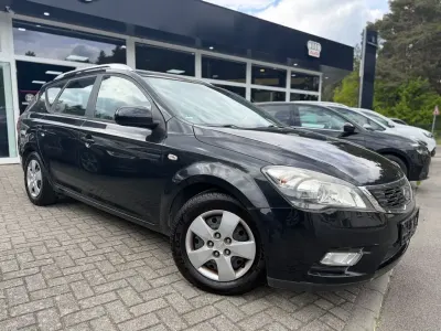 Gebraucht Kia Ceed Sportswagon 90 PS (66 kW) 2011 Schwarz Kombi