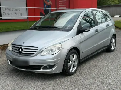 Używany Mercedes B200 80 KM (58 kW) 2005 Srebrny Minivan
