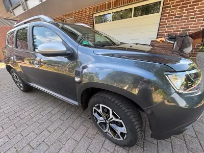 Gebraucht Dacia Duster Comfort 114 PS (83 kW) 2019 Grau SUV