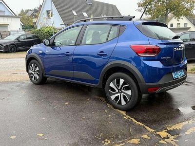 Nouă Dacia Sandero Expression 101 CP (74 kW) 2025 Albastru Hatchback