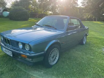 Gebraucht BMW 325 Cabriolet Sport Line 170 PS (125 kW) 1989 Blau Cabrio