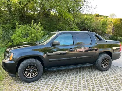 Używany Chevrolet Avalanche 320 KM (235 kW) 2007 Czarny Pickup