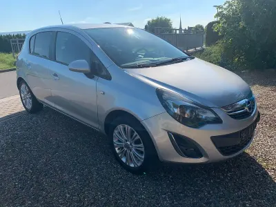 Gebraucht Opel Corsa Innovation 95 PS (69 kW) 2011 Silber Kleinwagen