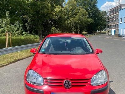Rot Gebraucht 2003 VW Golf IV Kleinwagen | 500 € (Superpreis)