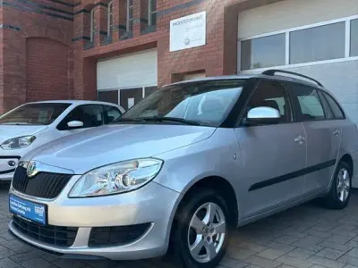 Gebraucht Skoda Fabia Ambiente 86 PS (63 kW) 2011 Silber Kombi