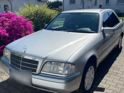 Brugt Mercedes C200 Elegance 136 HK (100 kW) 1994 Sølv Sedan