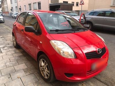 Gebraucht Toyota Yaris 68 PS (50 kW) 2007 Rot Kleinwagen