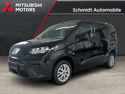 Neu Fiat Doblò 131 PS (96 kW) 2026 Silber Van / Kleinbus