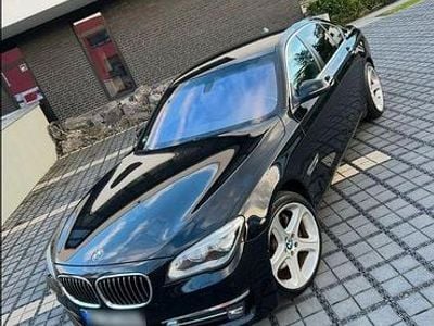 Second-hand BMW 730 Sport Line 258 CP (189 kW) 2013 Negru Berlinǎ