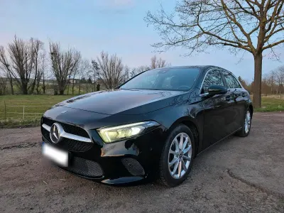 Gebraucht Mercedes A200 Progressive 163 PS (119 kW) 2018 Schwarz Kombi