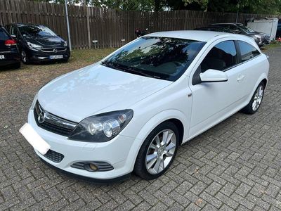 Opel Astra GTC