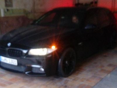 Gebraucht BMW 525 Sport Line 218 PS (160 kW) 2012 Schwarz Kombi