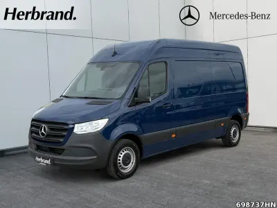 Używany Mercedes Sprinter 143 KM (105 kW) 2019 Niebieski Van