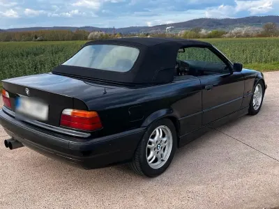 Gebraucht BMW 320 Cabriolet 150 PS (110 kW) 1995 Schwarz Cabrio