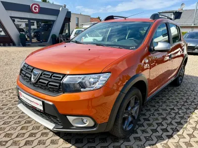 Gebraucht Dacia Sandero Celebration 90 PS (66 kW) 2017 Orange Kleinwagen