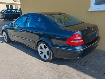 Gebraucht Mercedes E280 Avantgarde 190 PS (139 kW) 2005 Blau Limousine