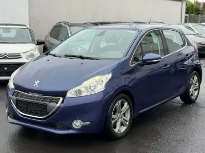 Gebraucht Peugeot 208 Allure 114 PS (83 kW) 2013 Blau Kleinwagen
