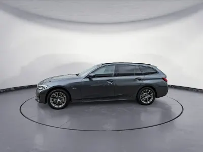 Gebraucht BMW 330 Sport Line 184 PS (135 kW) 2022 Silber Kombi