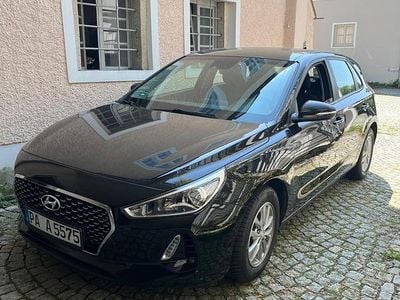 Gebraucht Hyundai i30 120 PS (88 kW) 2017 Schwarz Limousine