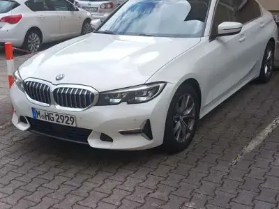 Gebraucht BMW 330 Luxury Line 258 PS (189 kW) 2019 Limousine