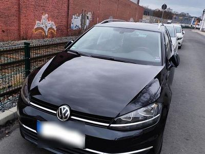 Używany VW Golf VII Sound 116 KM (85 kW) 2018 Czarny Kombi