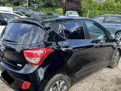 Gebraucht Hyundai i10 Style 87 PS (63 kW) 2015 Schwarz Kleinwagen