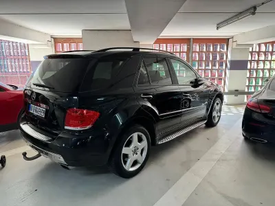 Używany Mercedes ML500 306 KM (225 kW) 2006 Czarny SUV