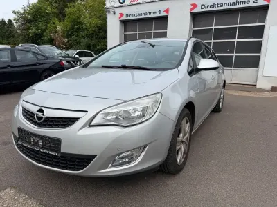 Gebraucht Opel Astra Design Edition 110 PS (80 kW) 2012 Silber Kombi