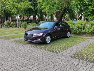 Gebraucht Audi A3 S-Line 122 PS (89 kW) 2013 Rot Limousine