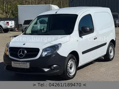 Używany Mercedes Citan 109 90 KM (66 kW) 2017 Biały Minivan