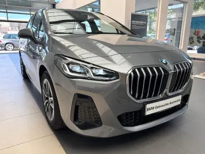 Gebraucht BMW 218 Active Tourer M Sport 136 PS (100 kW) 2025 Grau Van / Kleinbus