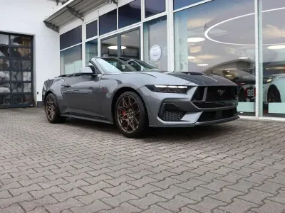 Neu Ford Mustang GT 446 PS (328 kW) 2026 Carbonized grey metallic Cabrio