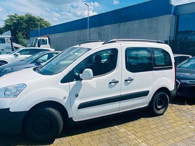 Gebraucht Peugeot Partner Tepee 120 PS (88 kW) 2015 Weiß Van / Kleinbus