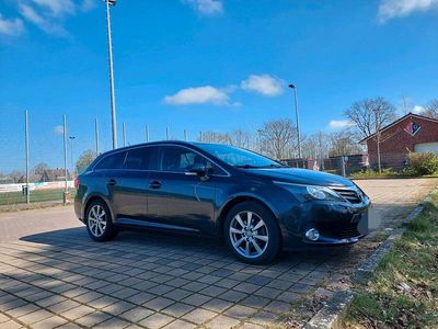 Gebraucht Toyota Avensis T2 126 PS (92 kW) 2012 Blau Kombi