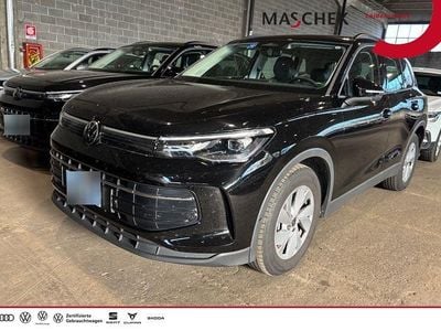 Gebraucht VW Tiguan Life 150 PS (110 kW) 2025 Grenadillschwarz metallic SUV