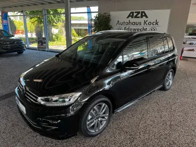 Neu VW Touran Comfortline 150 PS (110 kW) 2026 Schwarz Van / Kleinbus