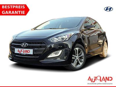 Schwarz Gebraucht 2015 Hyundai i30 Style Limousine | 11.990 € (Etwas zu teuer)