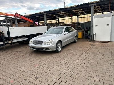Mercedes E220