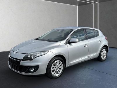 Gebraucht Renault Mégane Dynamique 116 PS (85 kW) 2012 Silber Limousine