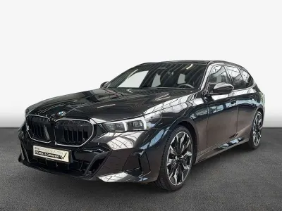 Gebraucht BMW 520 M Sport 197 PS (144 kW) 2026 Schwarz Kombi