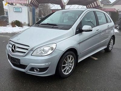 Gebraucht Mercedes B160 95 PS (69 kW) 2011 Silber Van / Kleinbus