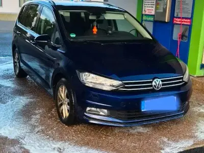 Gebraucht VW Touran Comfortline 115 PS (84 kW) 2017 Blau Van / Kleinbus