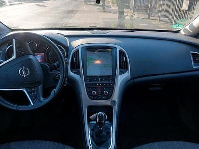 Gebraucht Opel Astra 140 PS (102 kW) 2011 Grau Limousine