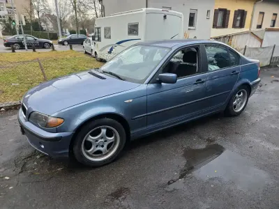 Gebraucht BMW 320 150 PS (110 kW) 2002 Blau Limousine