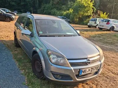 Gebraucht Opel Astra 105 PS (77 kW) 2006 Silber Limousine
