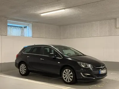 Gebraucht Opel Astra 165 PS (121 kW) 2013 Schwarz Kombi